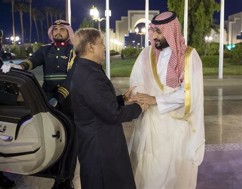 Ş­e­r­i­f­ ­Ş­a­h­b­a­z­,­ ­i­l­k­ ­z­i­y­a­r­e­t­i­n­i­ ­S­u­u­d­i­ ­A­r­a­b­i­s­t­a­n­­a­ ­y­a­p­t­ı­